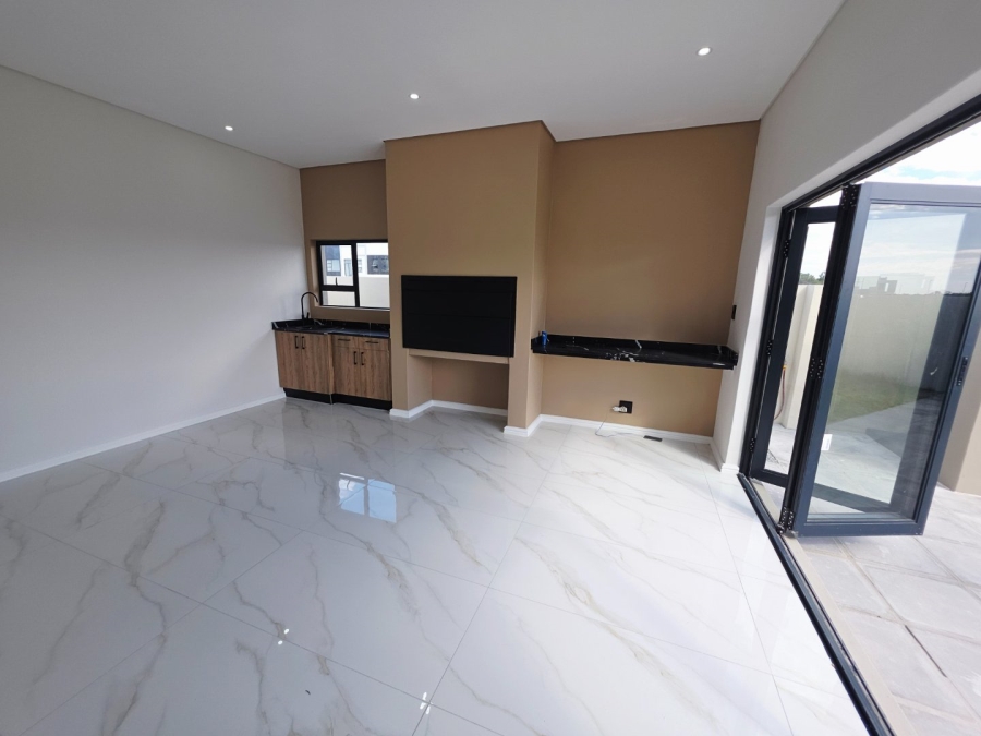 4 Bedroom Property for Sale in Sandown Western Cape